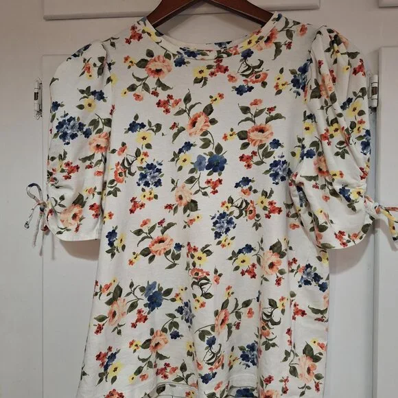 White Floral Blouse - Picture 8 of 8